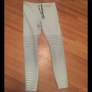 Nike legging with shiny stripes